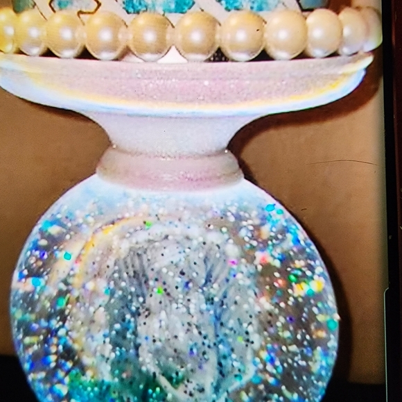 BEAUTIFUL MERIAD 3 WICK CANDLE HOLDER. NEW COMES IN ORIGINAL BOX. SOLD OUT!✨️✨️ - Picture 3 of 8